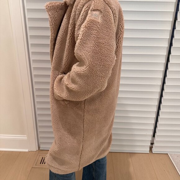 Alo yoga Sherpa oversized coat in dusty pink size XXS - Picture 4 of 4